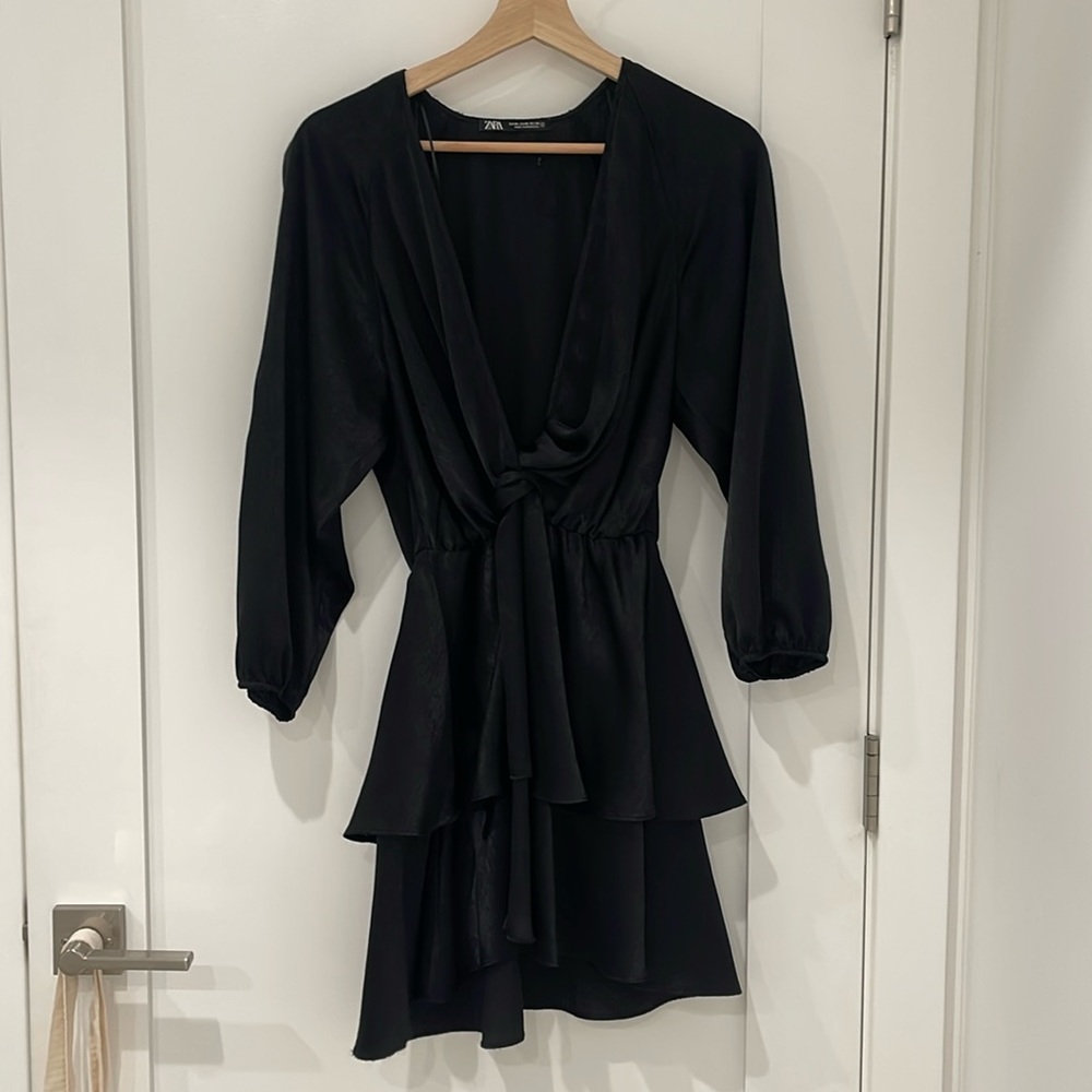 NWOT XS Zara Ruffle Dress